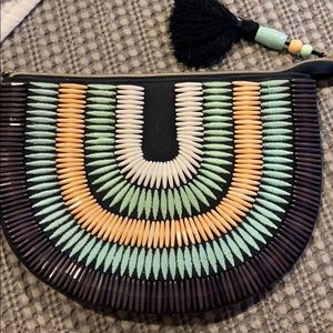 Semi circle clutch